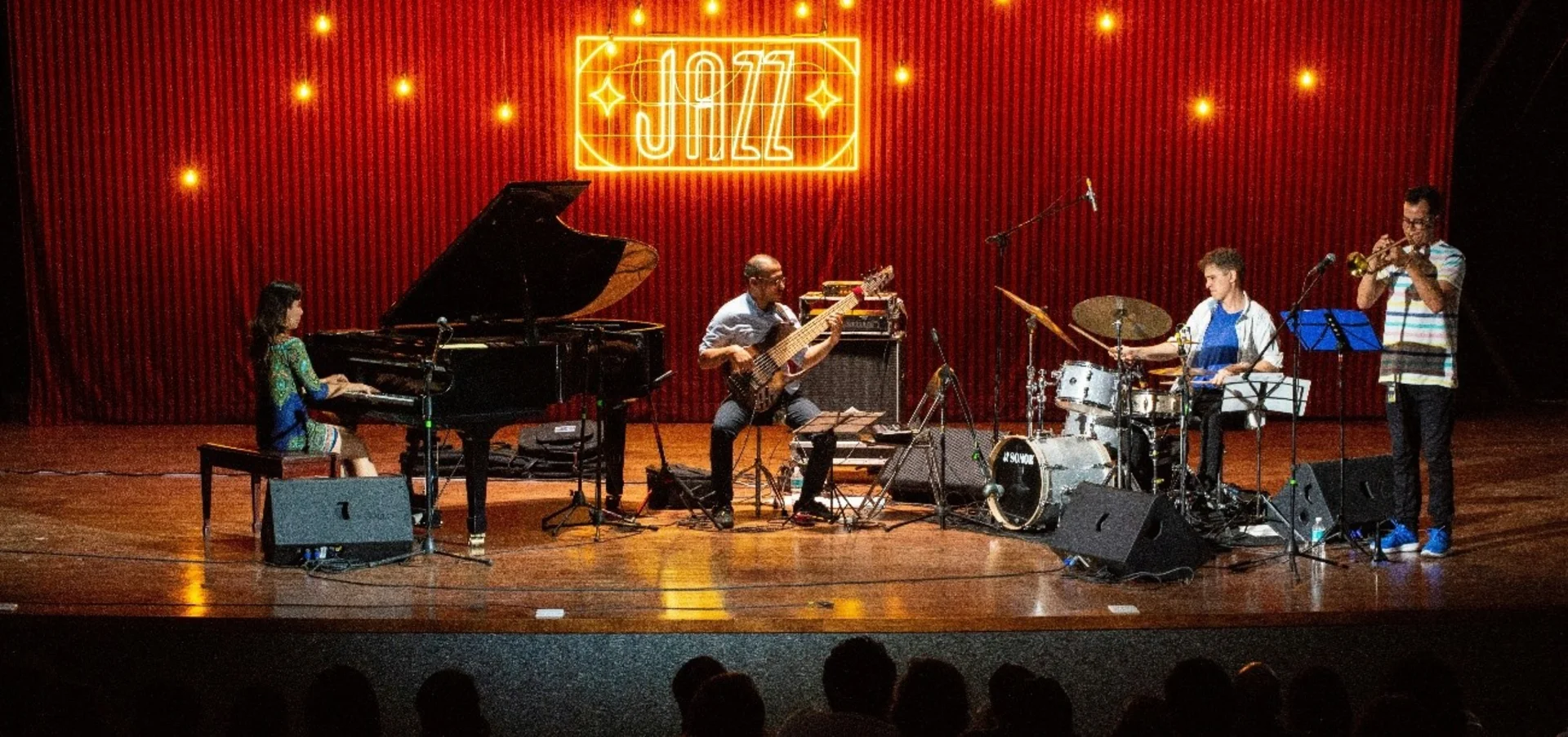 Cuarteto de jazz en acción.