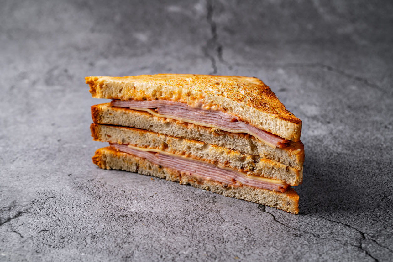 historia sandwich mixto