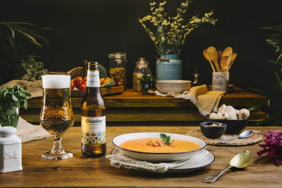 Sopa de invierno con tomate y jengibre: un plato delicioso y reconfortante