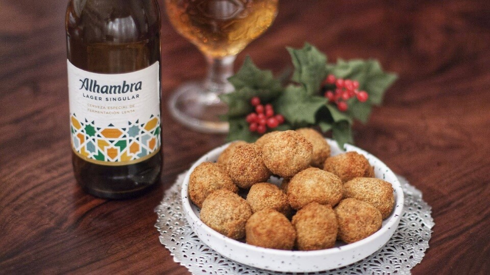 Huevos de codorniz con empanado de almendras: un crujiente aperitivo para sorprender esta Navidad