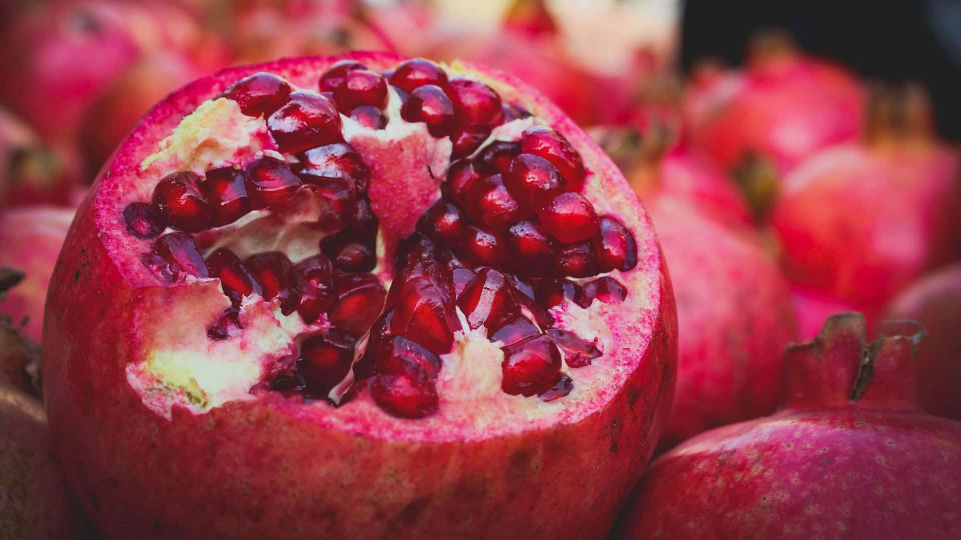 Cinco recetas con granada saludables y perfectas para saborear esta fruta en su esplendor