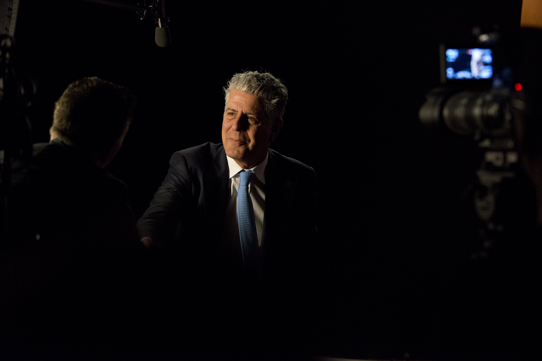 Por qué Anthony Bourdain sigue marcando nuestra forma de viajar y comer