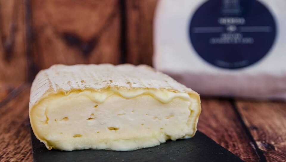 Fusionarse con el entorno: así son los quesos artesanos de Ganadería Quintián