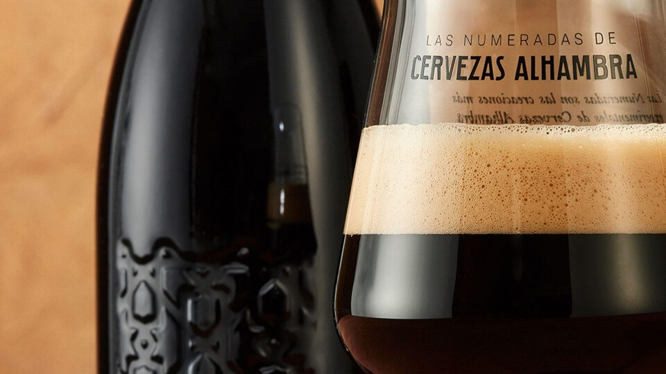 Cervezas Stout: origen inglés, carácter tostado y fermentación alta