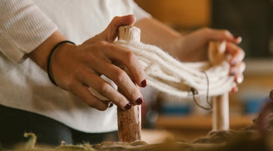 Los sonidos maestros que hilvanan la artesanía textil