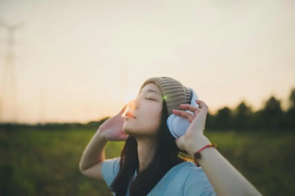 Por qué tu cuerpo te pide una música distinta a cada hora del día