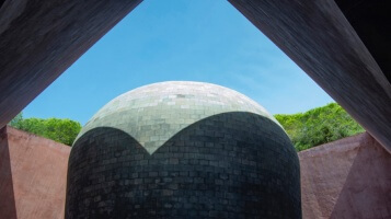 Hay un museo donde la naturaleza es arte y el arte se integra en la naturaleza: bienvenidos a la Fundación Montenmedio