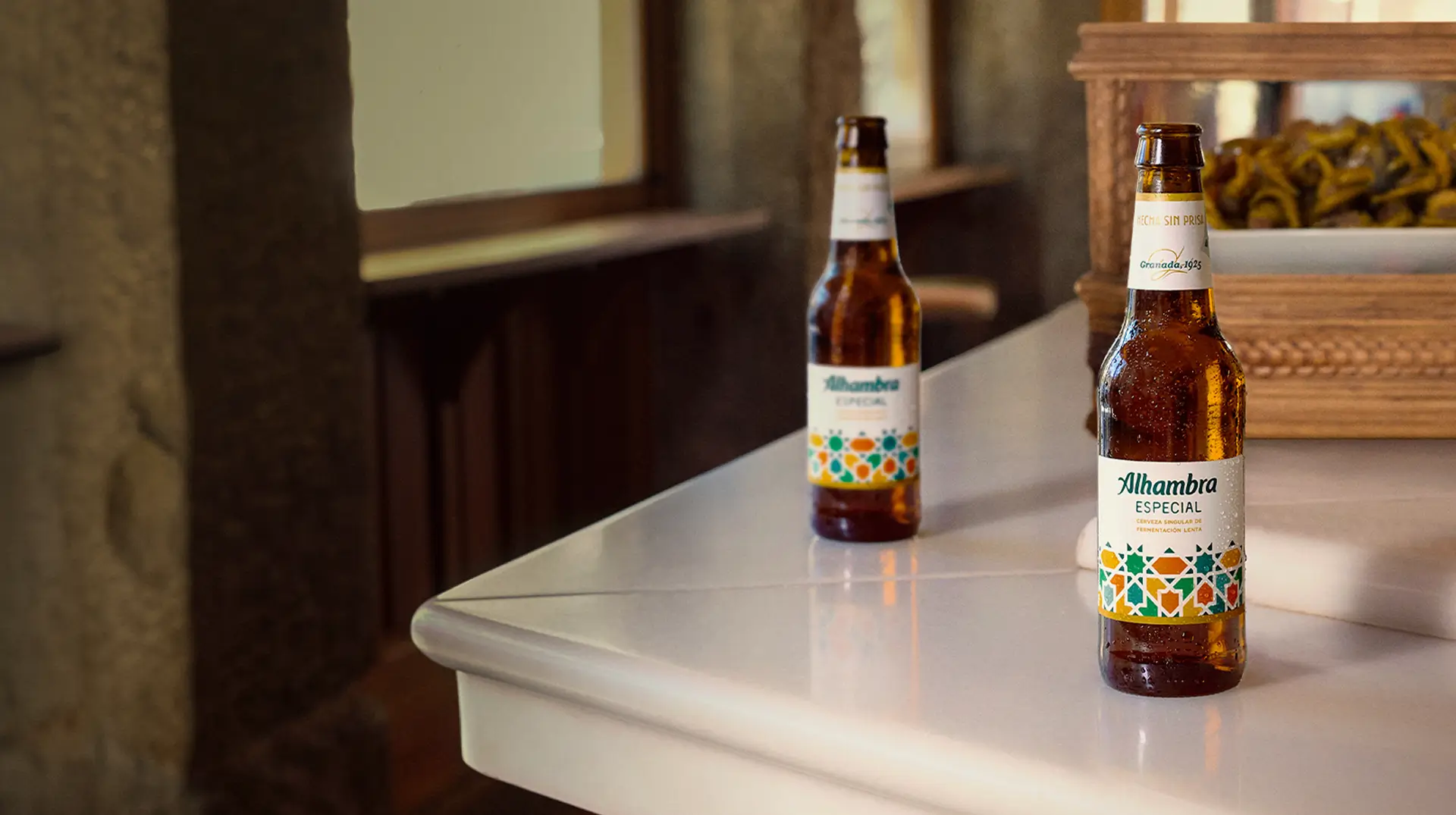 Bares únicos de Granada: historias que se viven sin prisa - Cervezas Alhambra