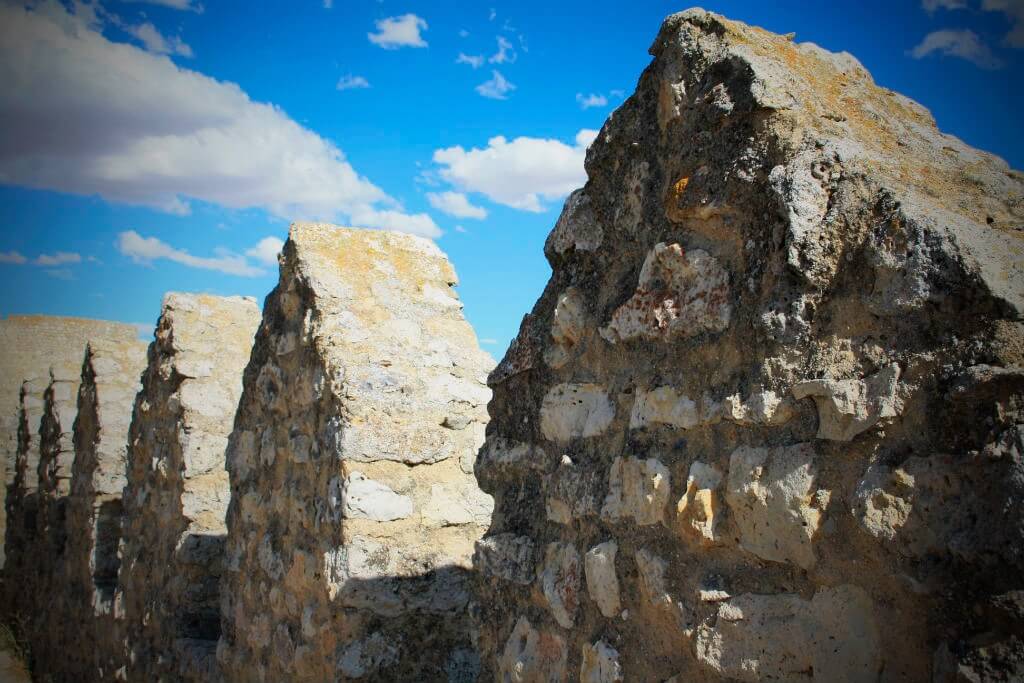 Muralla de piedra medieval