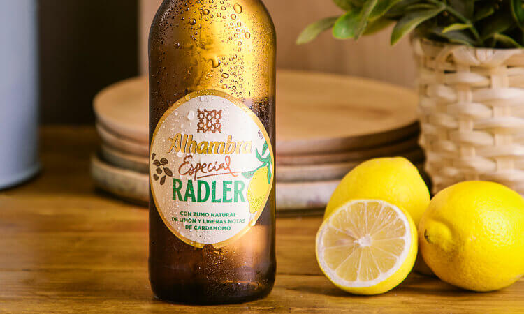 Alhambra Radler con limón