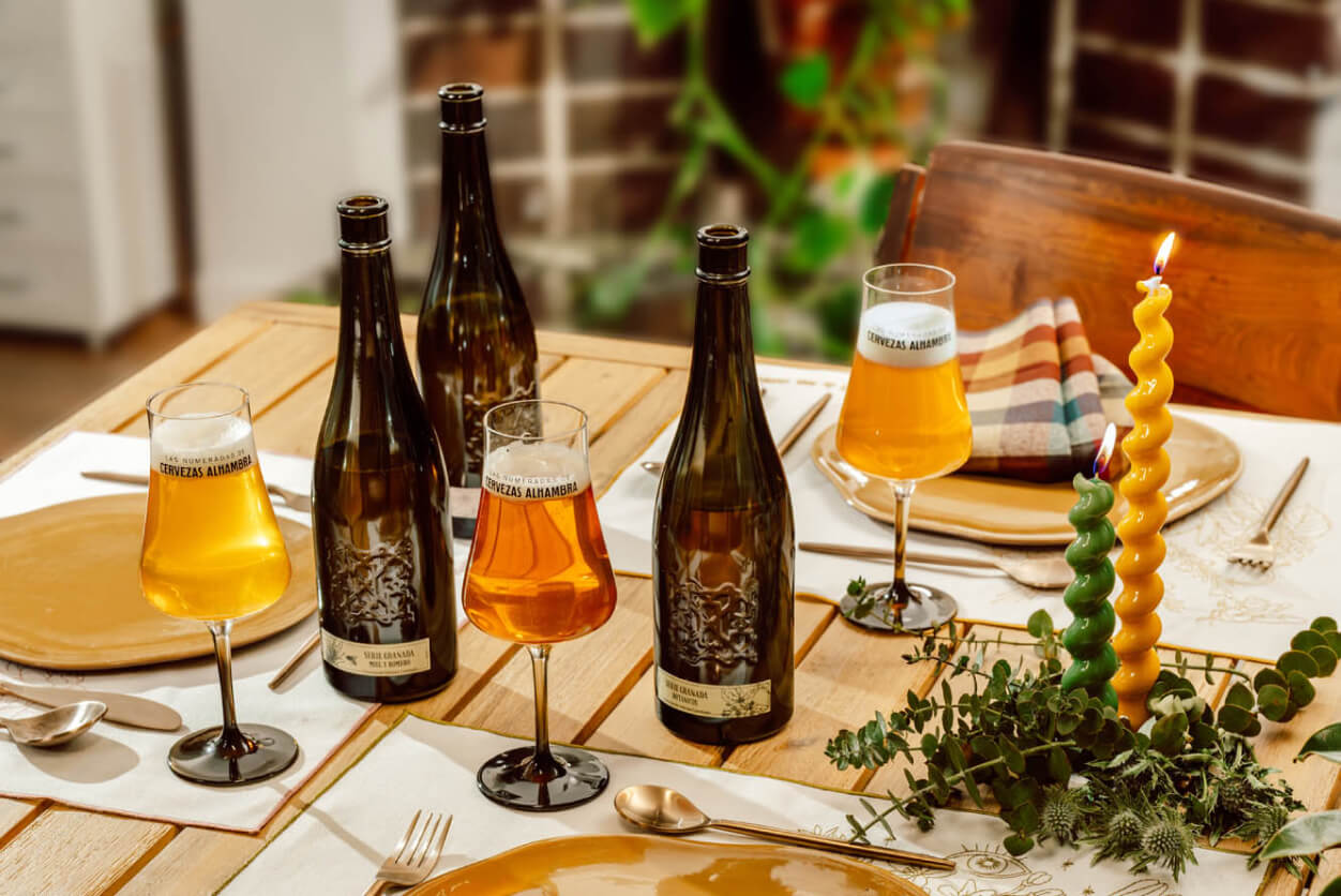 Nuestras Cervezas - Cervezas Alhambra